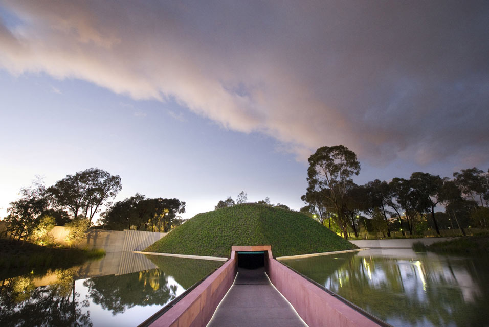 James-Turrell-Within-without-2010