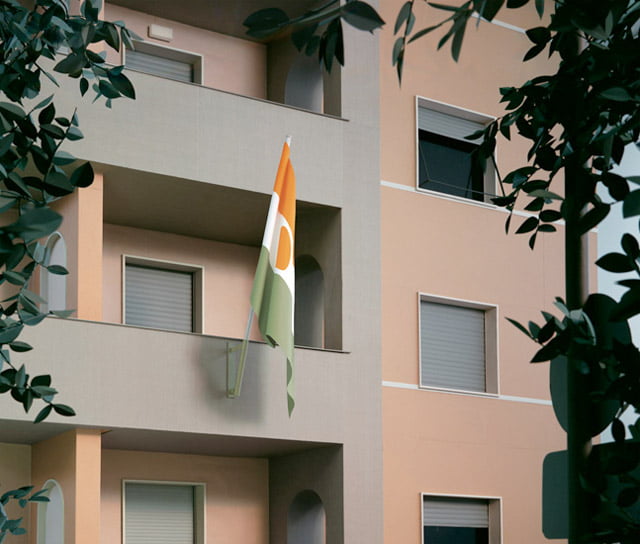 Thomas Demand, Embassy I, 2007, C-Print/ Diasec, 204 x 168 cm, © Thomas Demand, VG Bild Kunst, Bonn 2008, Courtesy Esther Schipper.