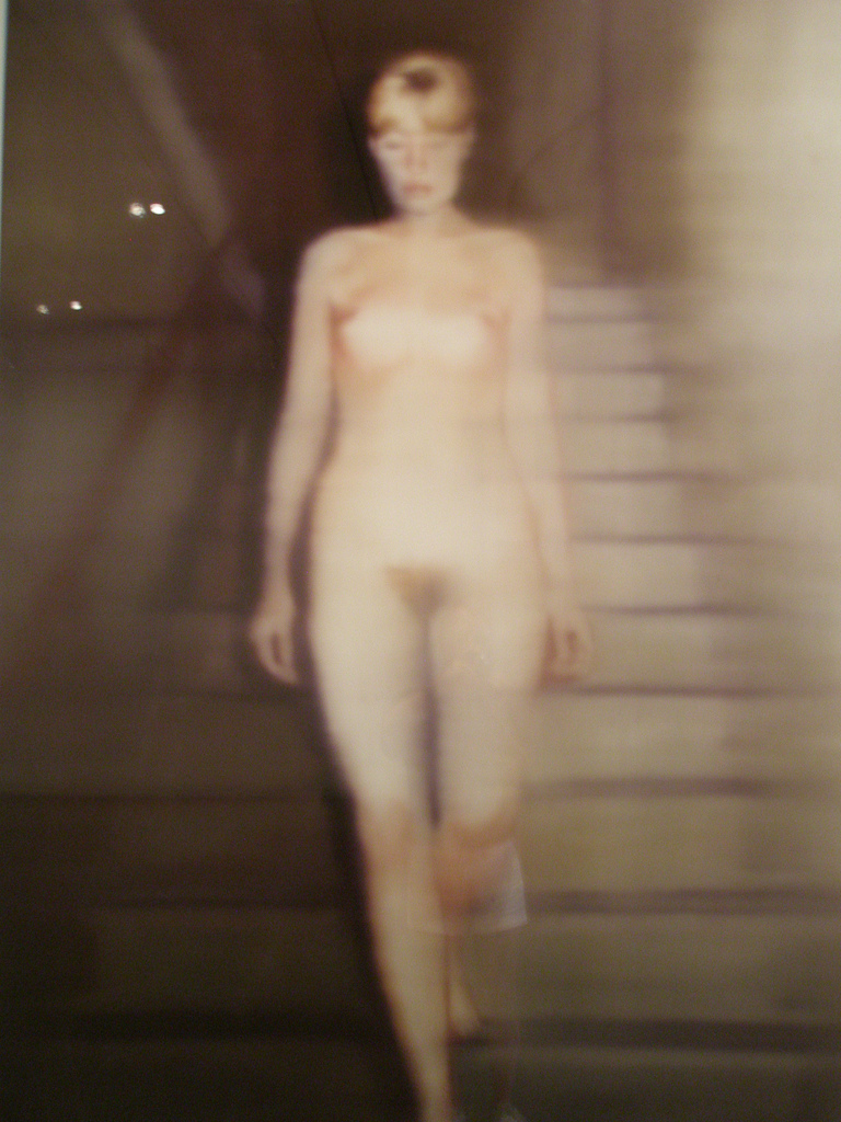 Ema-Nu-sur-un-escalier-1966-Gerhard-Richter.jpg